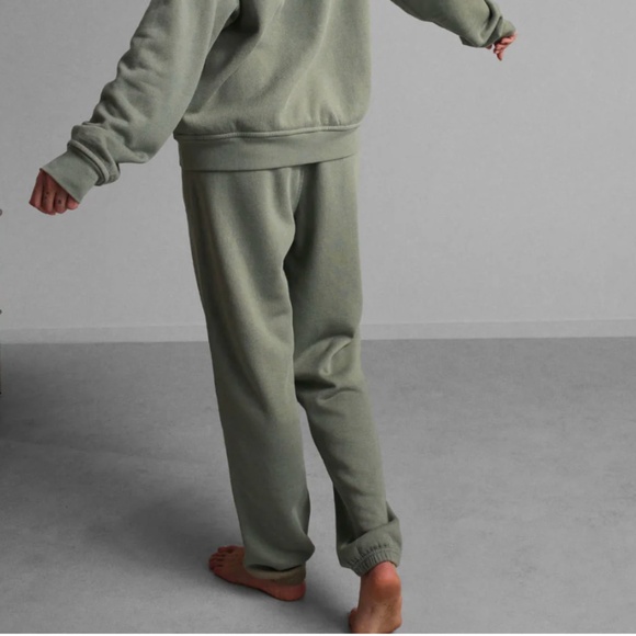 LUNYA NWOT Silksweats™ Reversible Jogger in Shaded Olive Size M - Picture 2 of 8